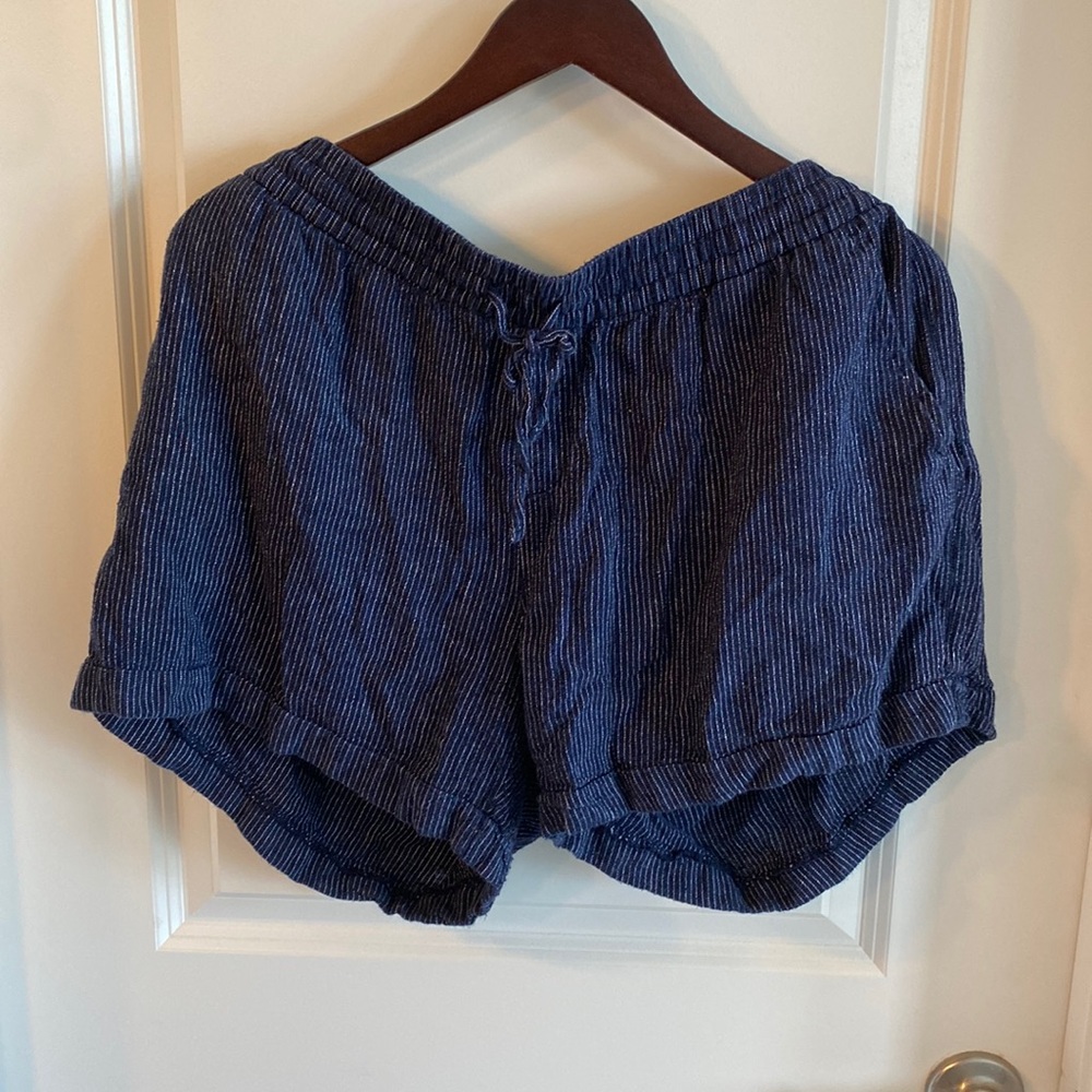 Old Navy linen XL shorts blue striped